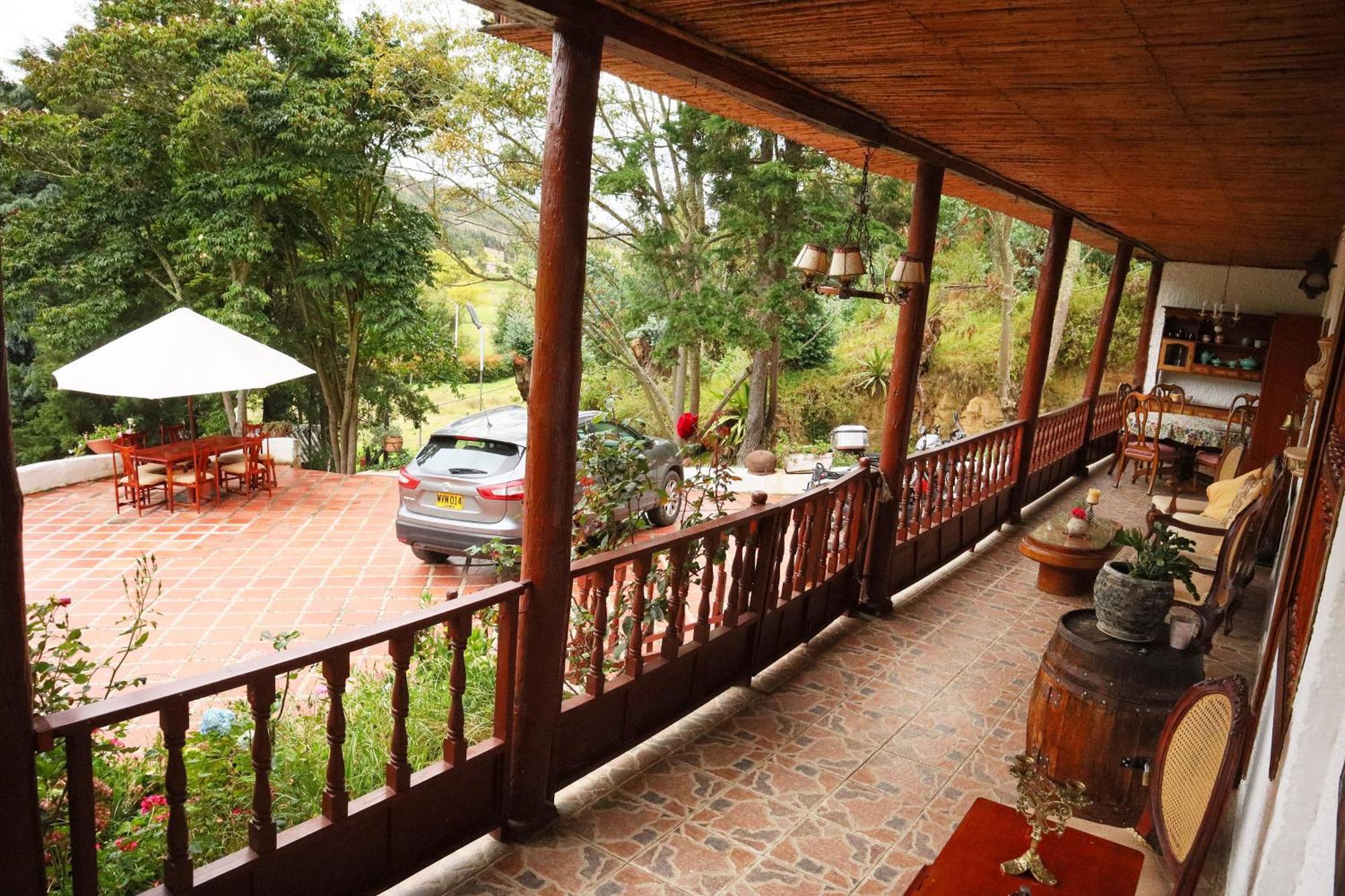 El Portal De La Loma 3*
